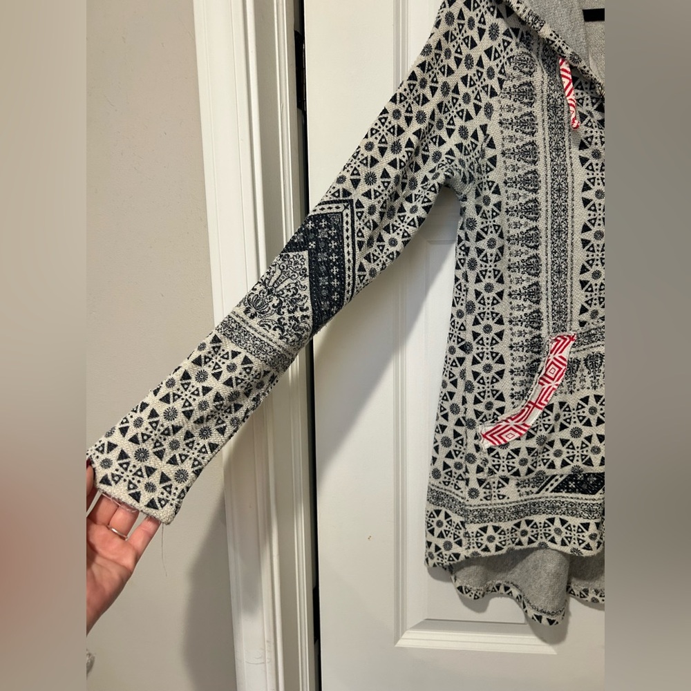 Anama Navy Blue & White Geometric Print High Low Hem Zip Up Hoodie - Picture 3 of 16